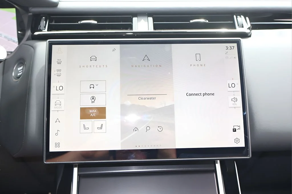 New 2026 Fuji White Land Rover  image 21