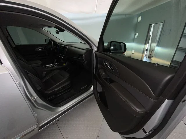 Used 2019 Silver Chevrolet Premier image 25
