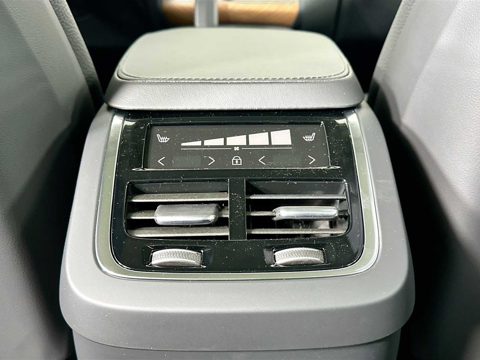 Certified Used 2025 Crystal White Volvo Plus image 21