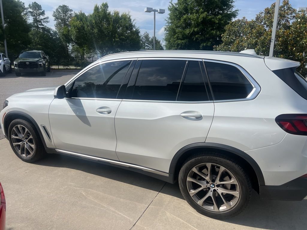 2022 BMW X5 xDrive40i's photo