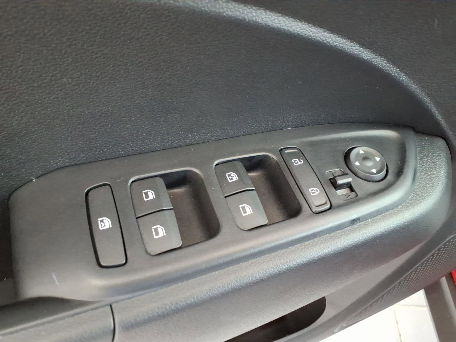 2025 Hyundai Venue SEL - Photo 20