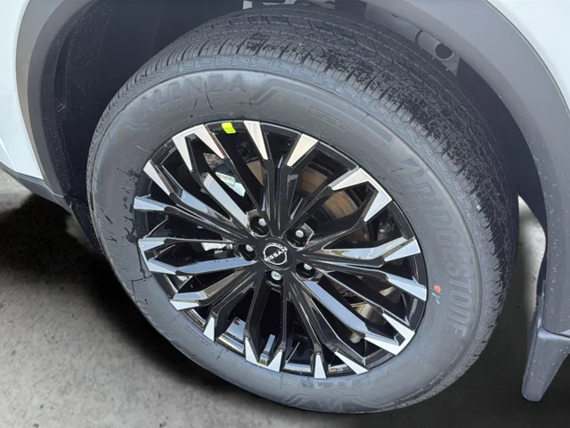 New 2026 Everest White Pearl TriCoat Nissan Dark Armor image 39