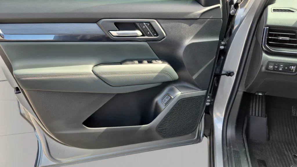 2027 GMC Terrain AT4 - Photo 9