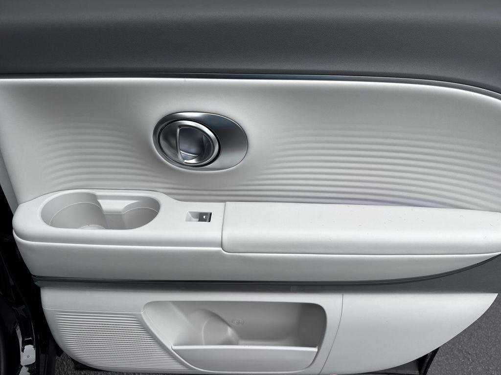 New 2026 Black Hyundai SEL image 16