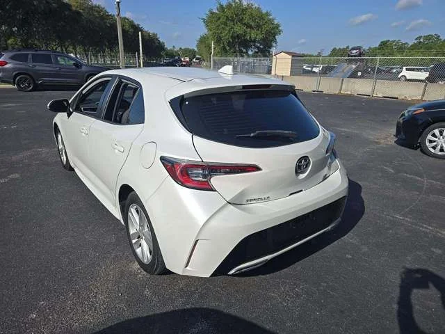 Used 2021 Pearl Toyota SE image 2