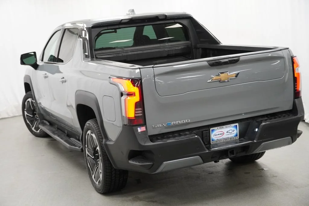 New 2026 Slate Gray Metallic Chevrolet LT - Max Range image 35