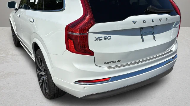 Used 2022 White Volvo T8 Inscription 7 Passenger image 37