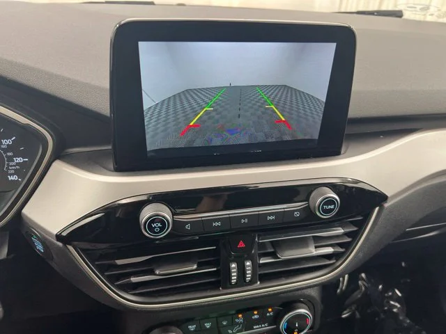 Used 2022 Black Ford SE image 19