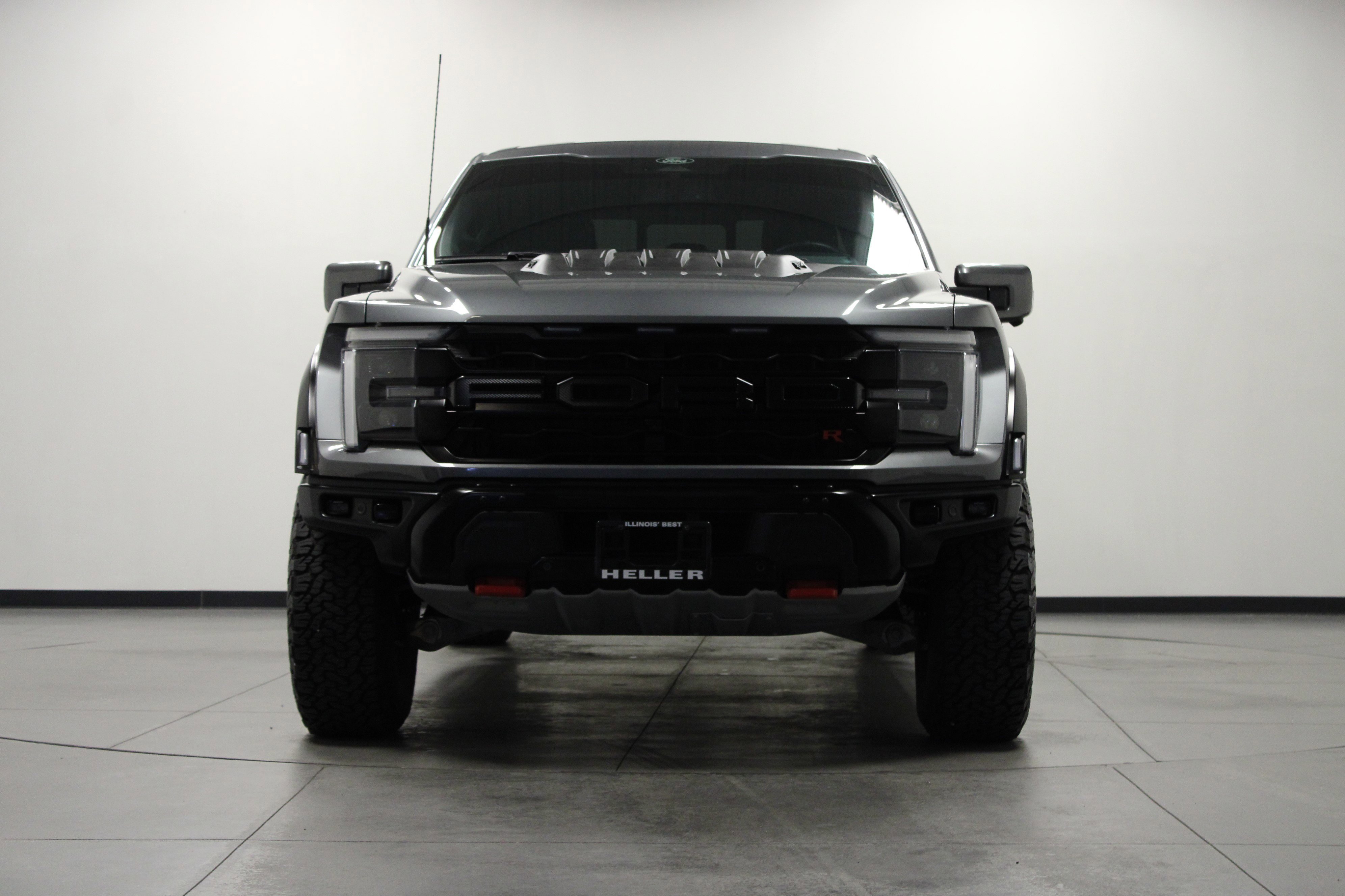 Used 2024 Gray Metallic Ford Raptor image 9