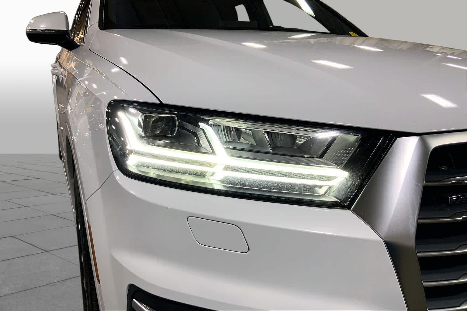 Used 2018 Glacier White Metallic Audi Premium Plus image 28