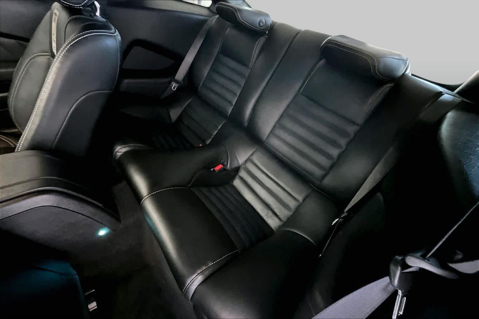 Used 2013 Performance White Ford GT Premium image 17