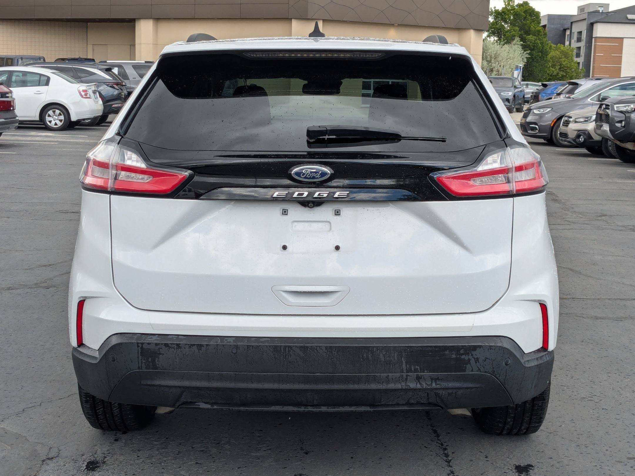 2021 Ford Edge SE - Photo 13