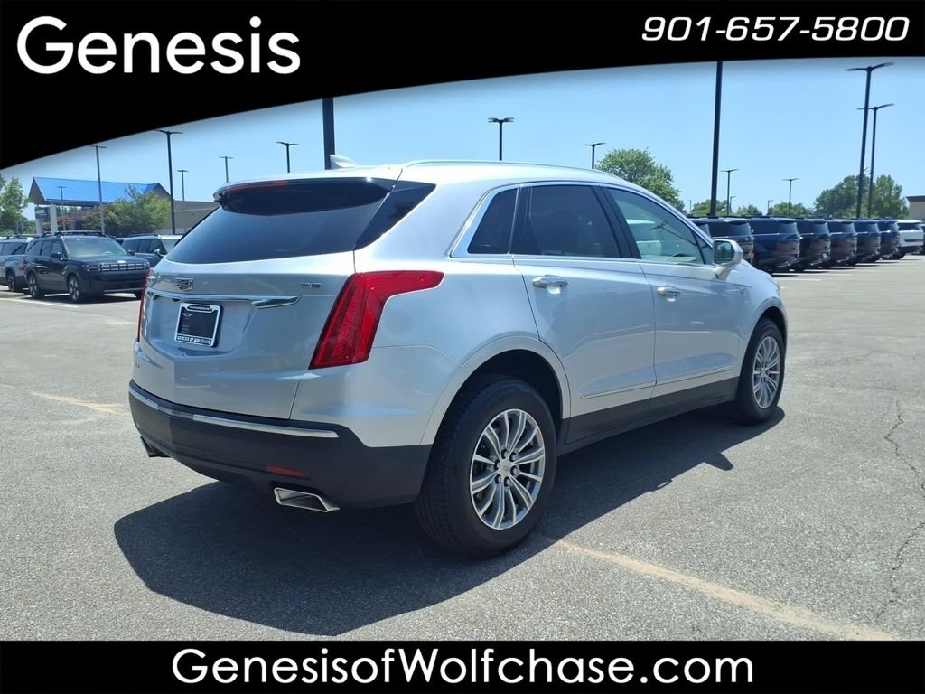 Used 2018 Silver Cadillac Luxury image 5
