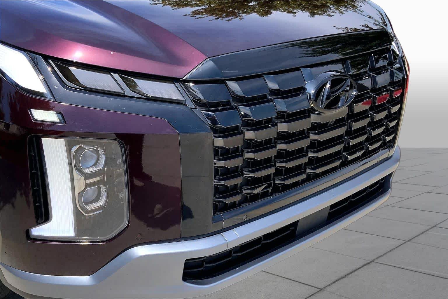 Certified Used 2023 Sierra Burgundy Hyundai Limited image 32