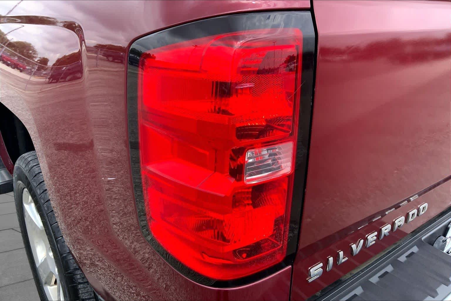 Used 2014 Deep Ruby Metallic Chevrolet LT image 27