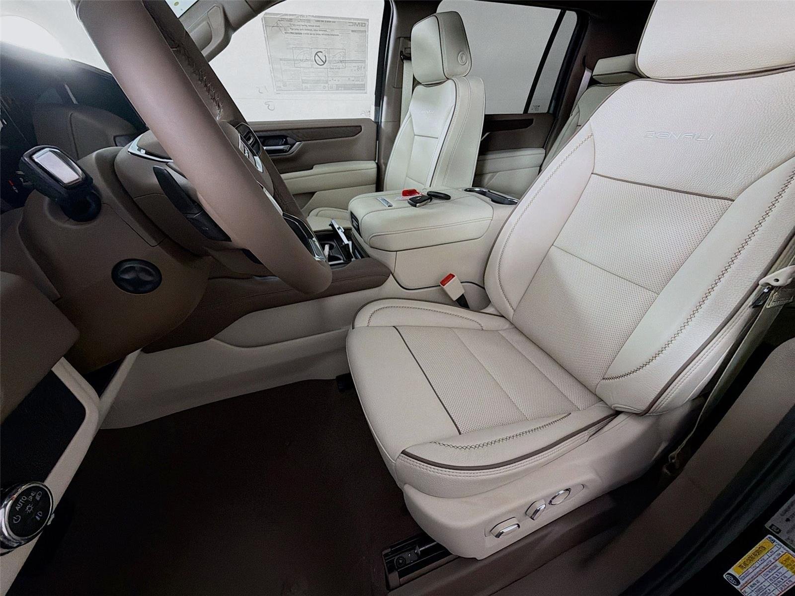 2026 GMC Yukon XL Denali - Photo 2