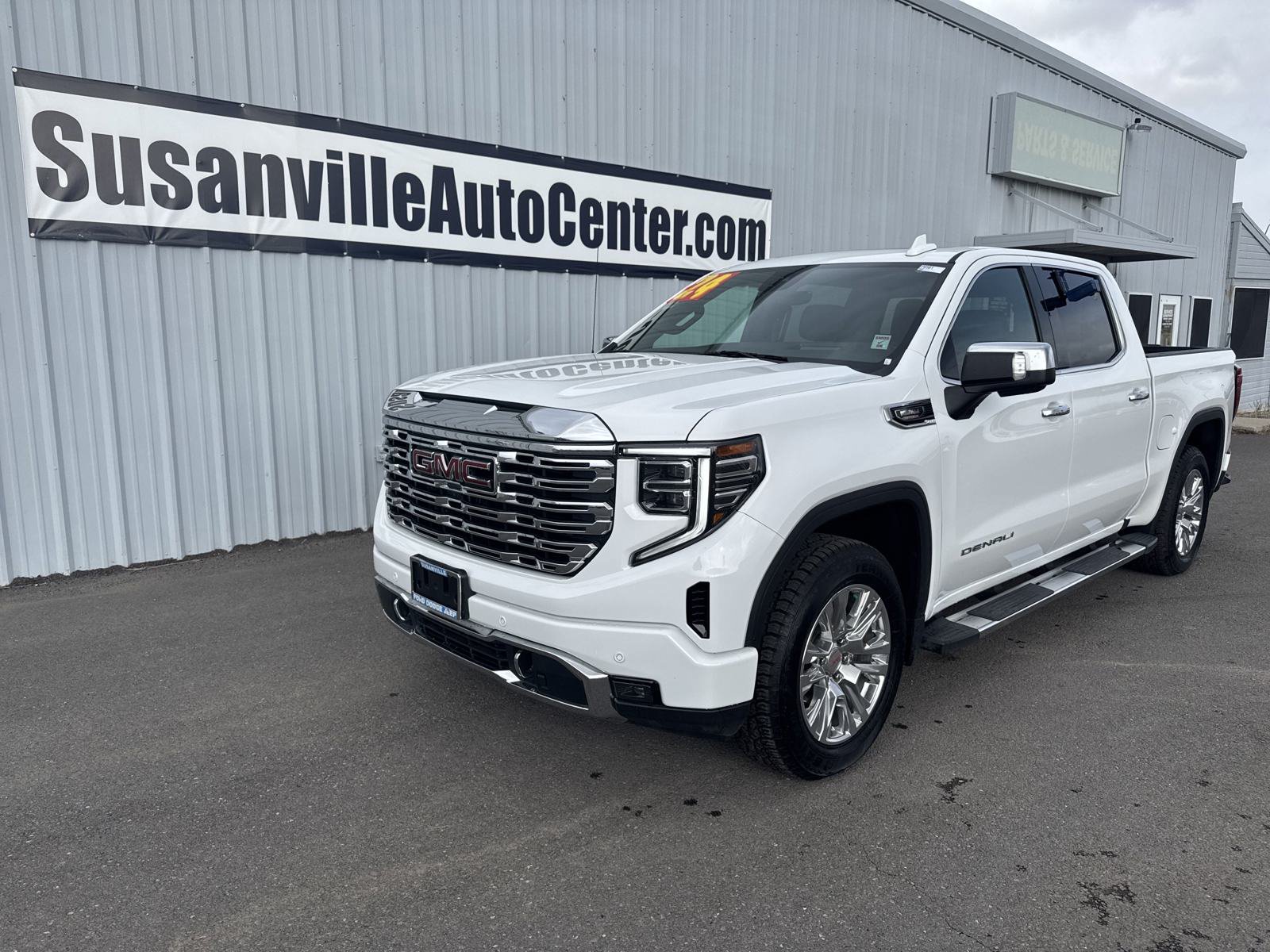 Used 2024 White GMC Denali image 1