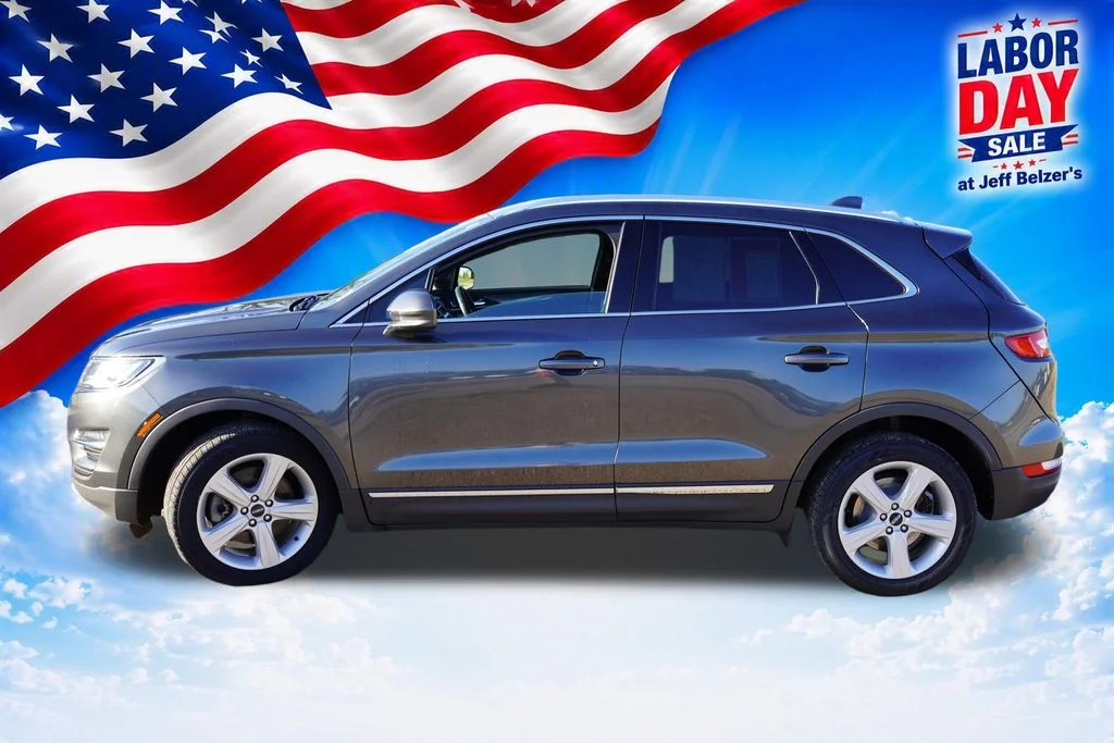 Certified Used 2017 Gray Lincoln Premiere image 9