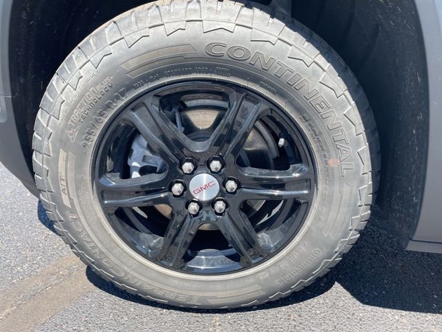Used 2022 White GMC AT4 image 9