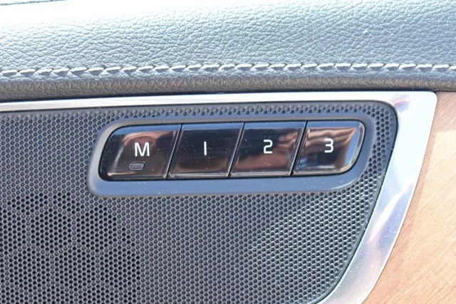 Used 2018 Gray Volvo T6 Inscription image 21