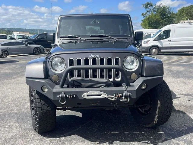 Used 2016 Gray Jeep Unlimited Sahara image 9