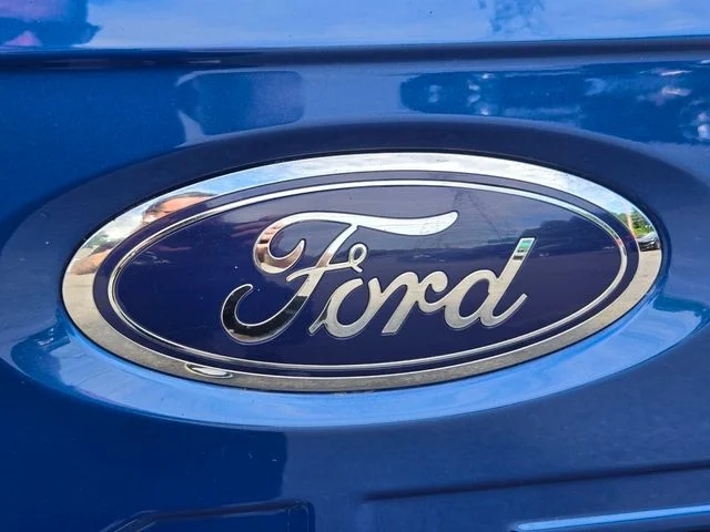 Used 2022 Blue Ford XLT image 17