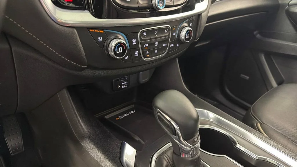 Used 2023 Sterling Gray Metallic Chevrolet Premier image 23