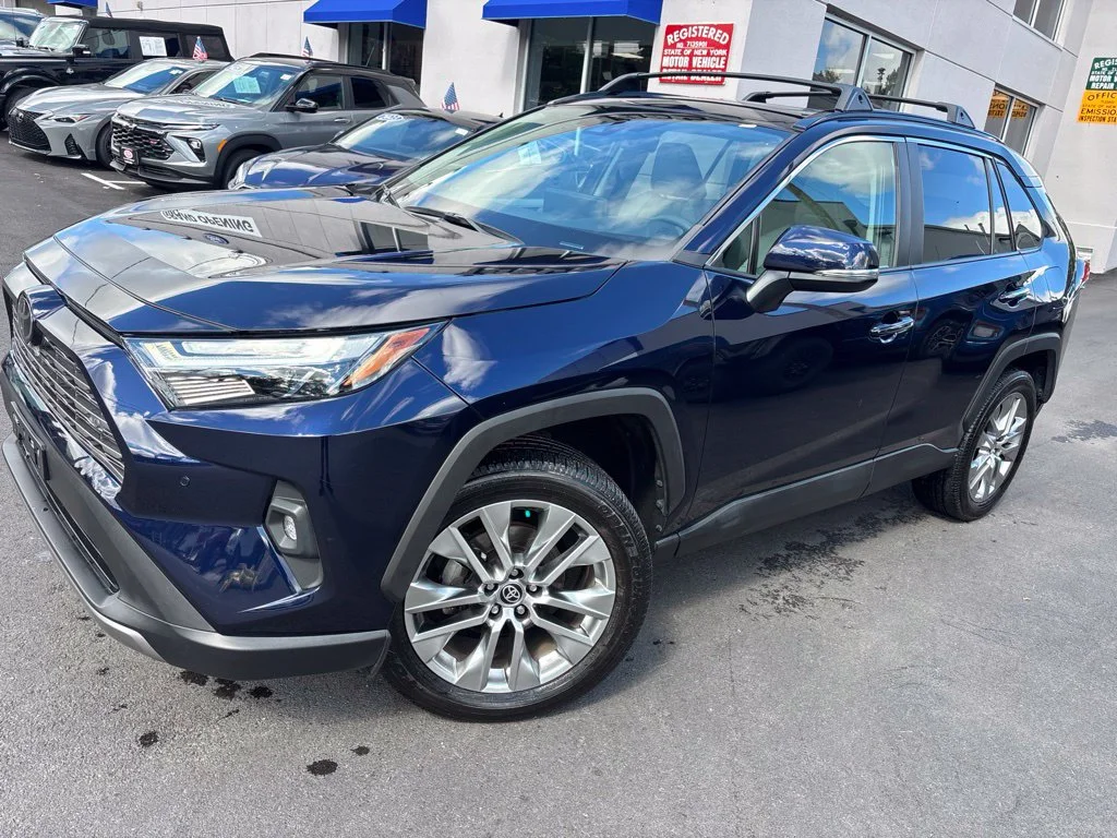 Used 2023  Toyota Limited image 1