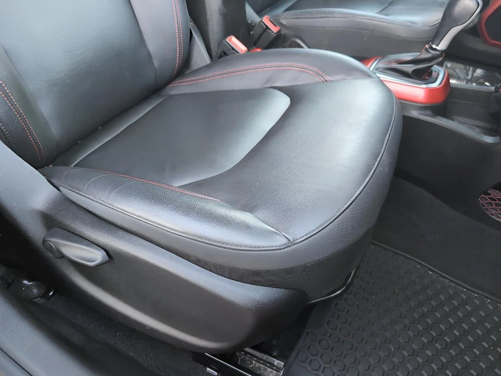 Used 2021 Omaha Orange Clearcoat Jeep Trailhawk image 33
