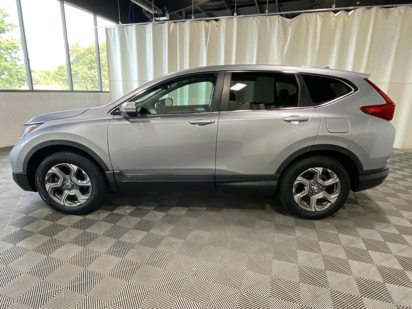 Used 2019 Lunar Silver Metallic Honda EX-L image 4