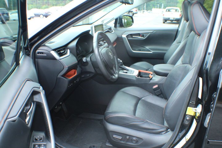 Used 2019 Midnight Black Metallic Toyota Adventure image 12