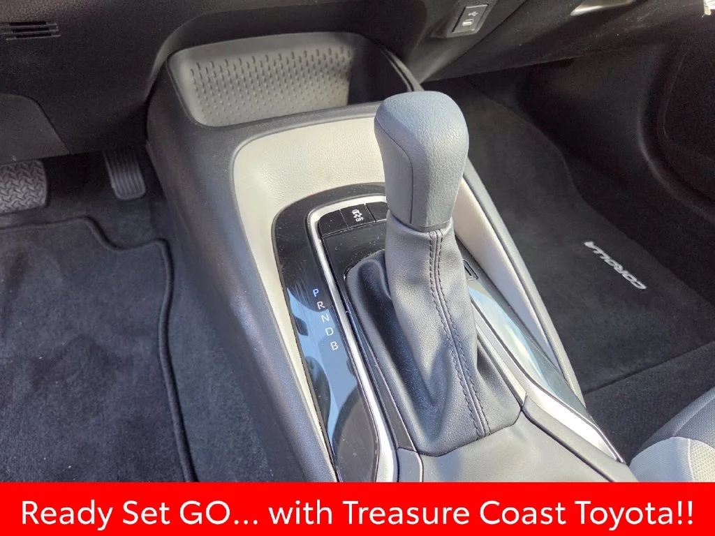 Certified Used 2025  Toyota LE image 28