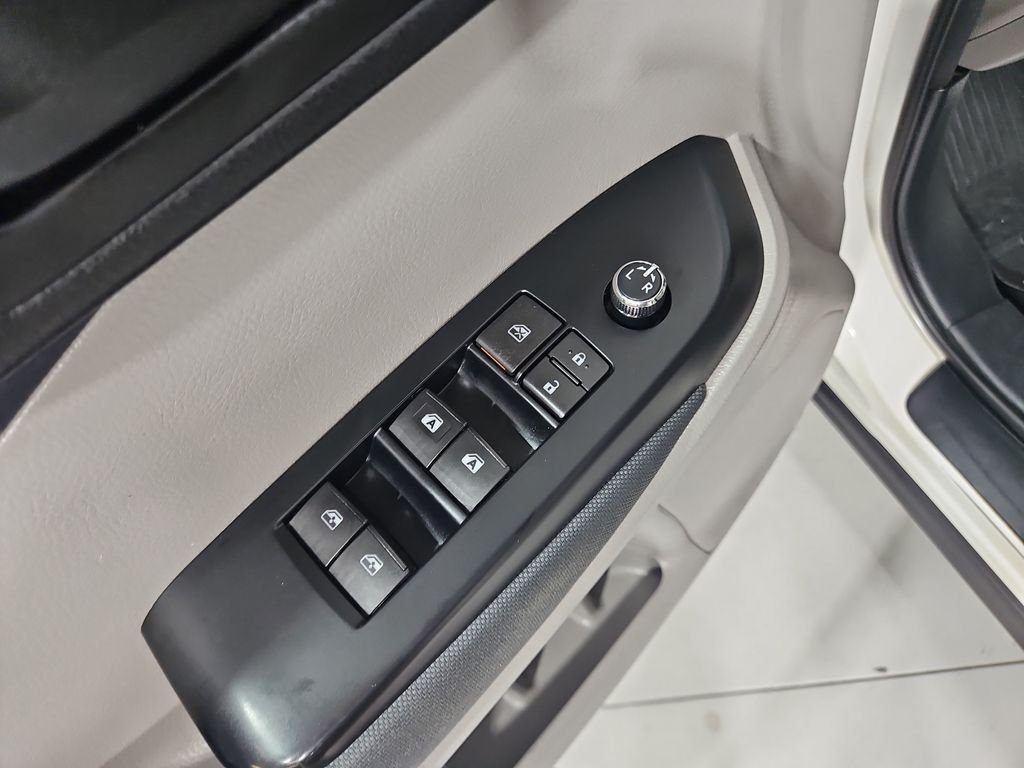 Used 2014 White Toyota LE image 12