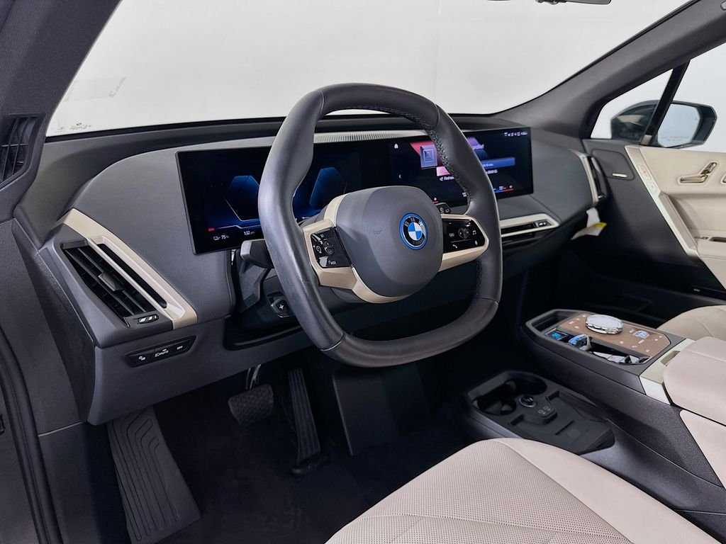 Certified Used 2023 Black Sapphire Metallic BMW xDrive50 image 9