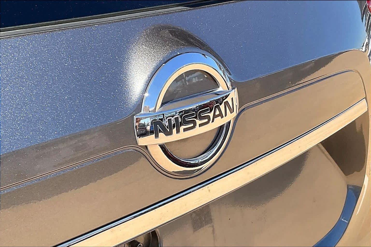 Used 2017 Gun Metallic Nissan SL image 28
