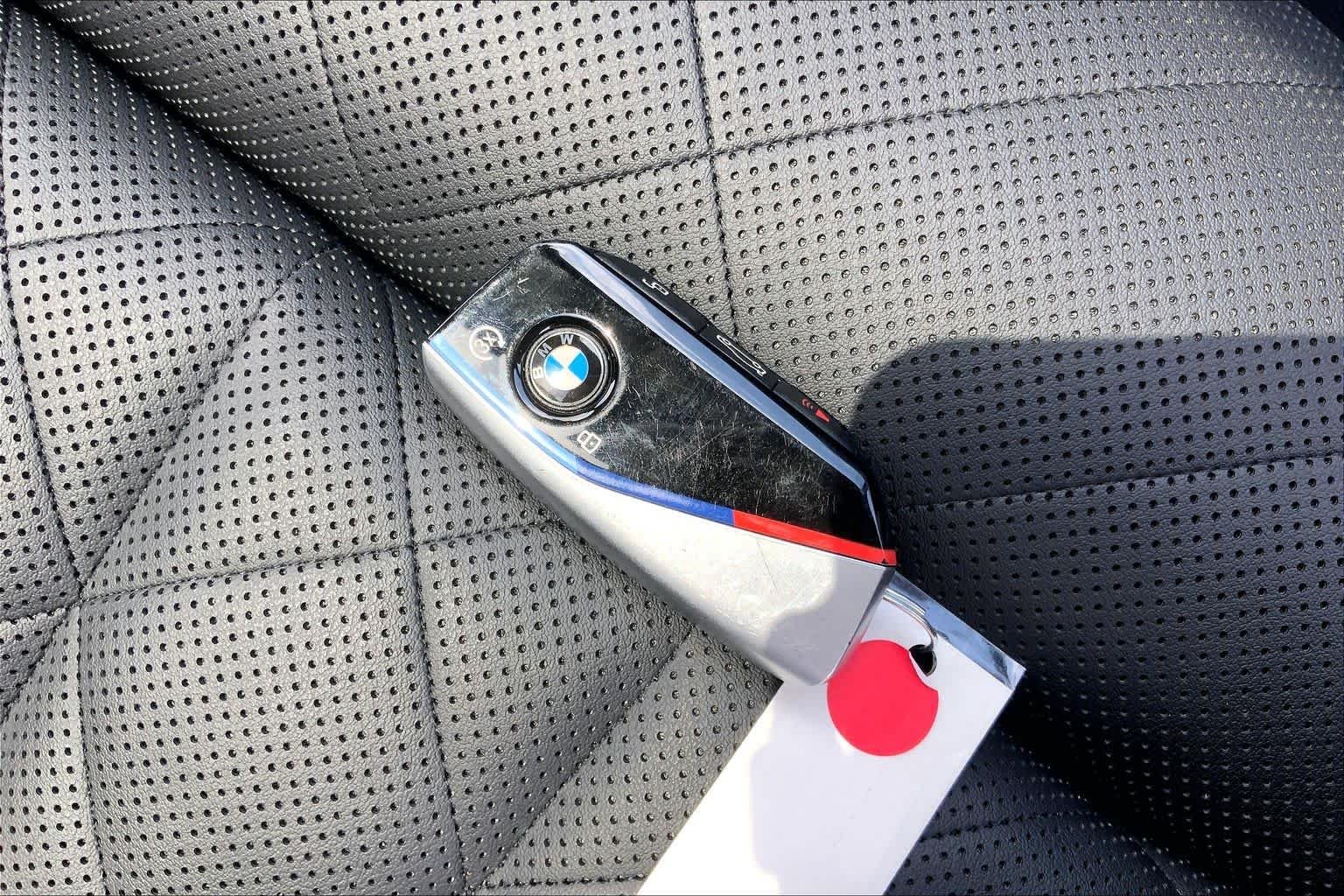 Used 2025 Carbon Black Metallic BMW sDrive40i image 14