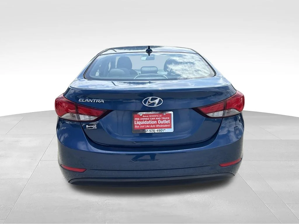 Used 2016 Blue Hyundai SE image 4