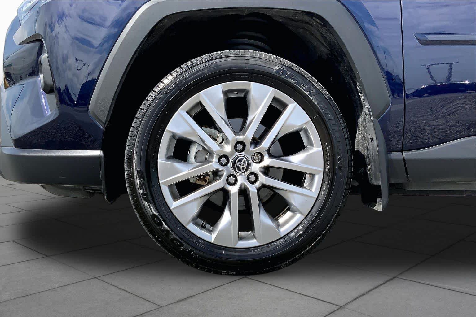 Used 2025 Blueprint Toyota XLE Premium image 11
