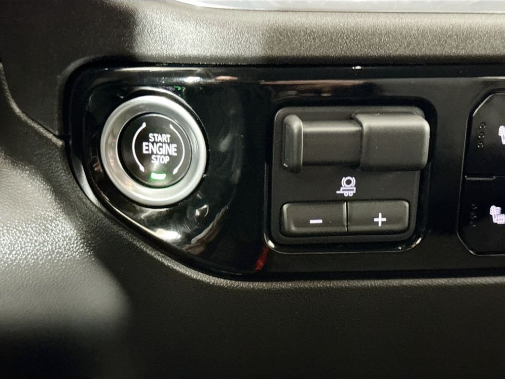 Used 2024 White Chevrolet LT image 37