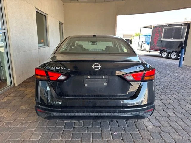 Used 2024 Super Black Clearcoat Nissan 2.5 SV image 3
