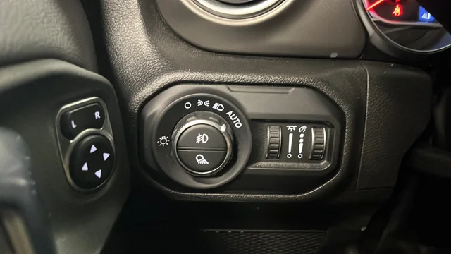 Used 2022 Black Clearcoat Jeep Rubicon image 33