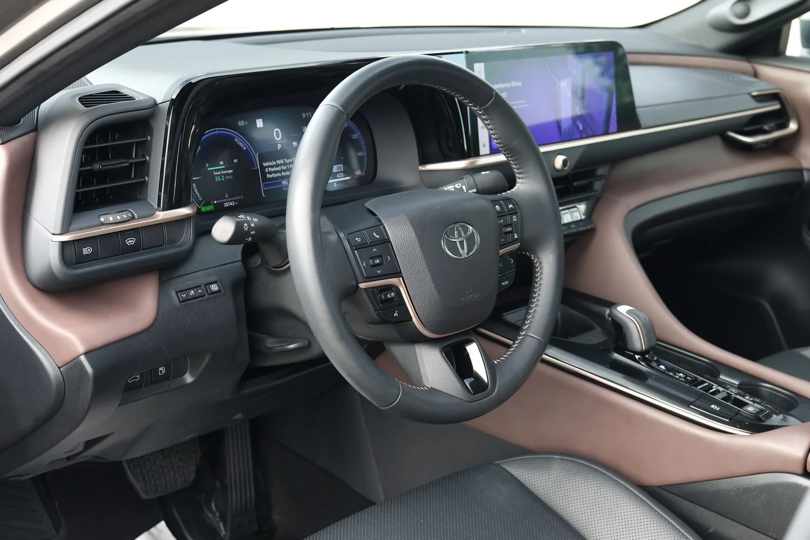 Used 2024  Toyota Limited image 12