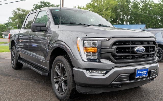 Used 2023 Carbonized Gray Metallic Ford XLT image 4