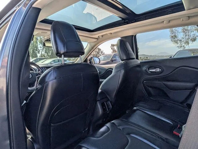 Used 2016 Gray Jeep Limited image 13
