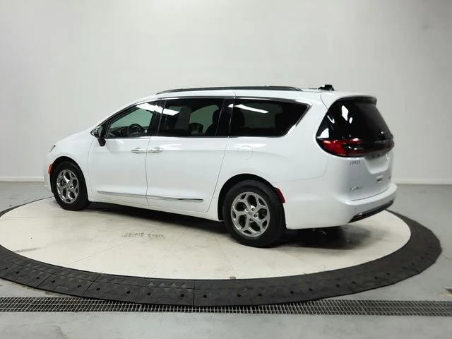 Used 2023 White Chrysler Limited image 6