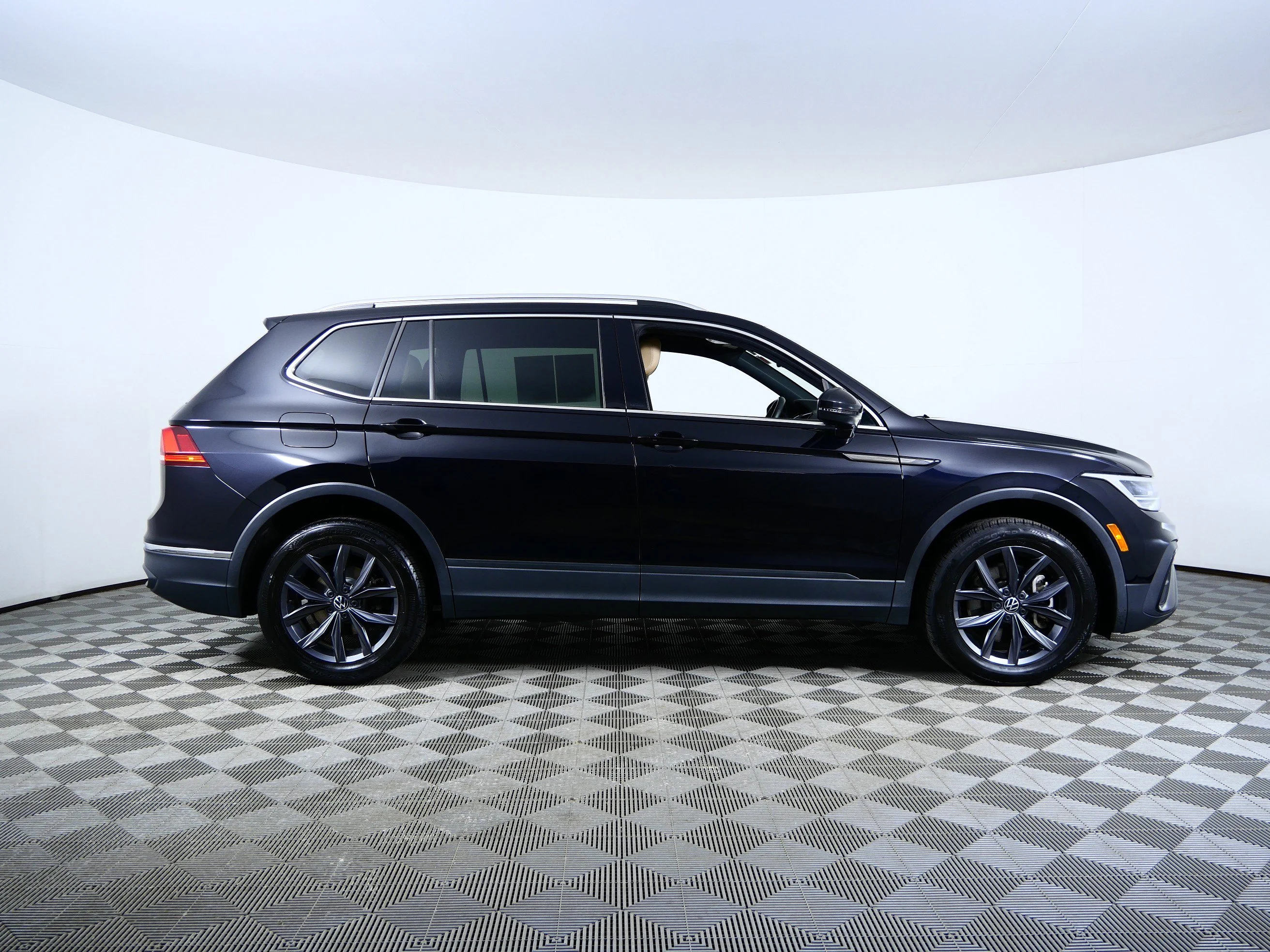 Certified Used 2023 Black Volkswagen SE image 8