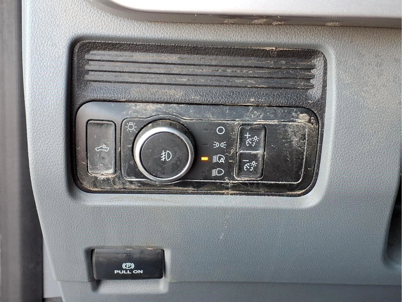 Used 2024  Ford XL image 19
