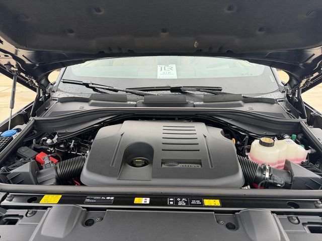 New 2026 Santorini Black Land Rover SE image 19