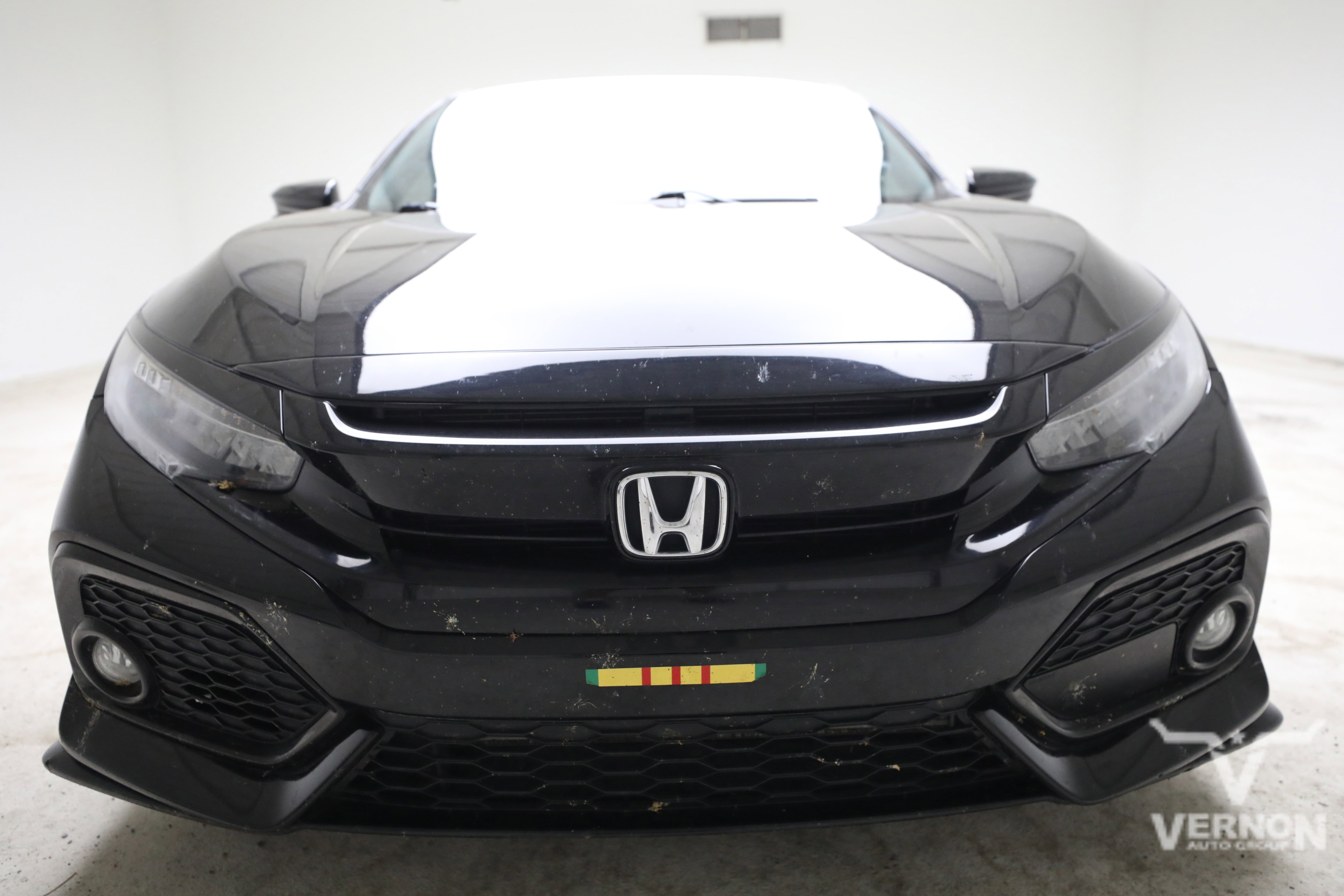 Used 2017 Crystal Black Pearl Honda Y image 7