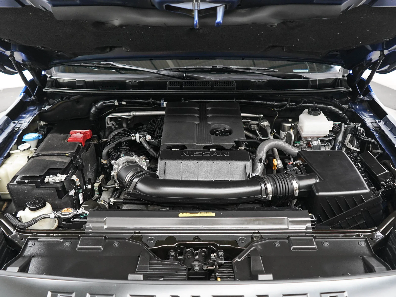 Used 2024 Bluestone Pearl Nissan PRO-4X image 31